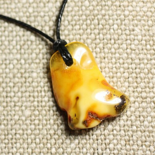 Collier pendentif en ambre naturelle 29mm n3