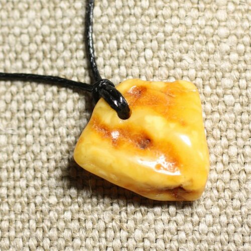 Collier pendentif en ambre naturelle 26mm n1
