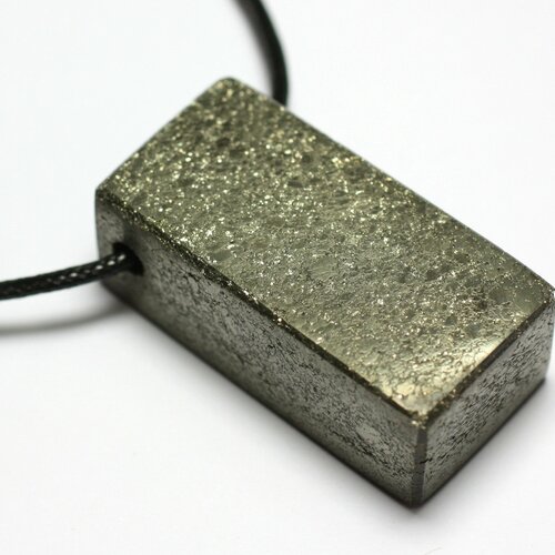 Collier perle pendentif pierre rectangle 38mm pyrite métal or doré