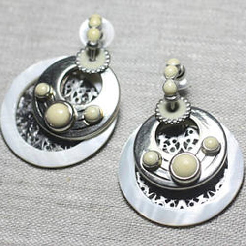 Boucles d'oreilles résine ccb nacre argenté blanc jaune créoles arabesques 40mm - ethnique vintage designer francais - 874114002