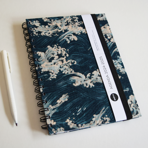 Agenda a5 2024-2025 / 16 mois / tissu japonais "vagues bleu" / 15x21cm / idéal pour le bureau