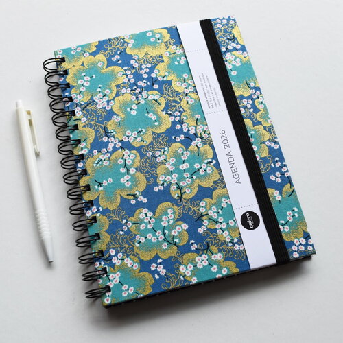 Agenda a5 2026 / tissu japonais cerisier sur bleu / 15x21cm / idéal pour le bureau