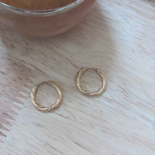 Mini créoles torsadées dorées  1,5 cm