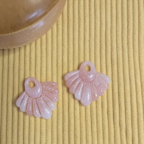 Boucles d’oreilles rose poudré pailleté – créoles dorées