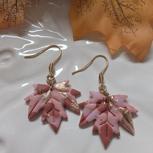 Boucles d’oreilles feuilles d’érable , collection " érable poudré"