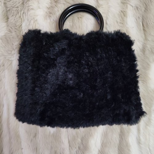 Sac à main noir effet fourrure fait main