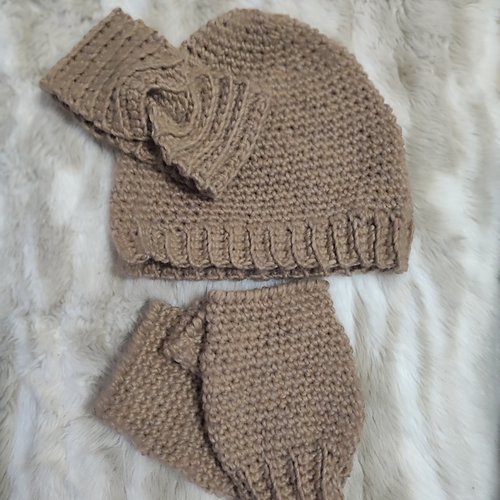 Ensemble bonnet et mitaines marron