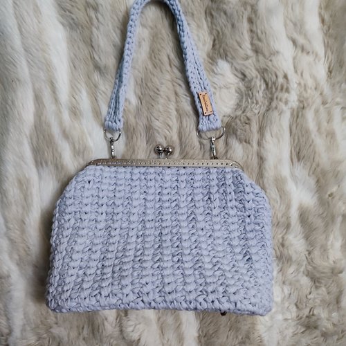Sac à main gris clair fait main