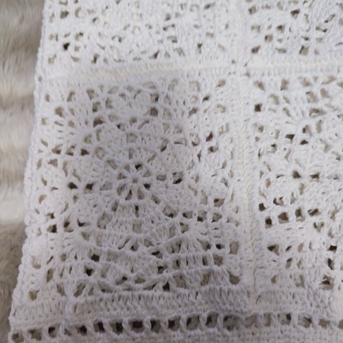 Haut blanc femme fait main au crochet