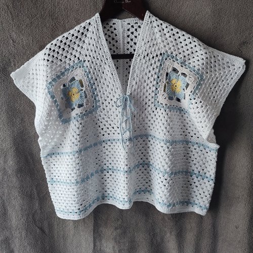 Haut femme blanc et pensée bleue, fait main