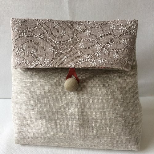 Pochette "audacieuse"