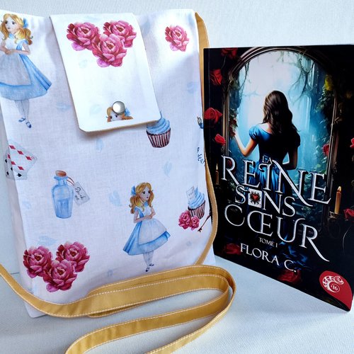 Pochette livre alice au pays des merveilles