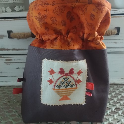 Pochon automne brodé