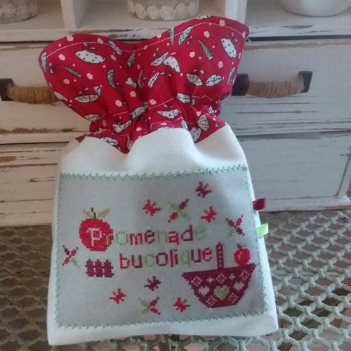 Pochon brodé promenade bucolique