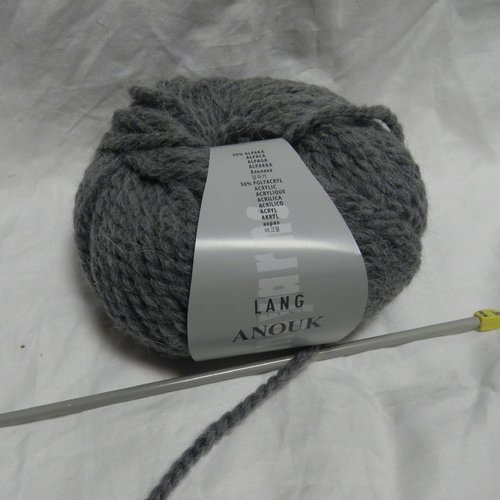 Pelote laine gris  gros fil marque "lang"