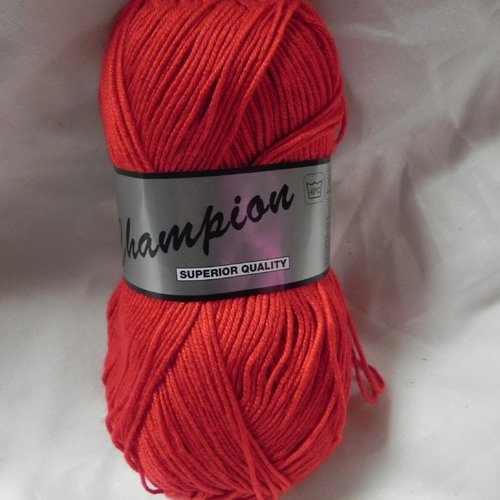 Pelote laine fine rouge 100 g  aspect coton