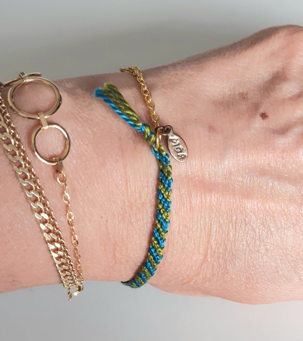 Bracelet de l'amitié. bracelet brésilien bleu et vert avec