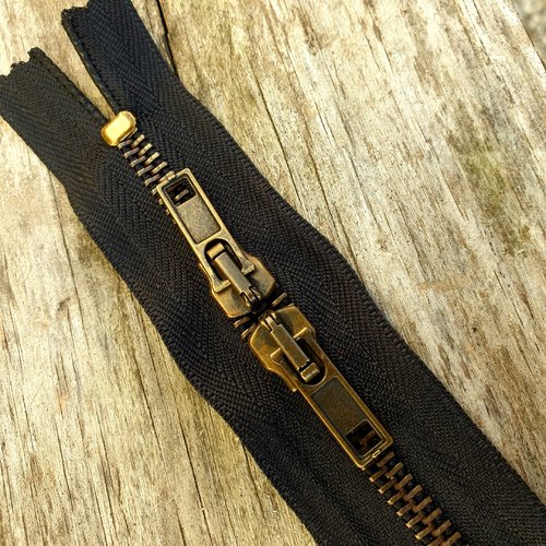 Fermeture sac noire à glissiere métal bronze double curseurs m5 , longue de 20 à 65 cm