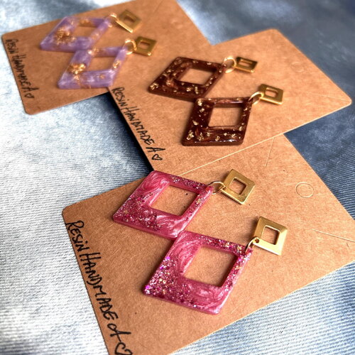Boucles d'oreilles en forme de losange en résine et paillettes