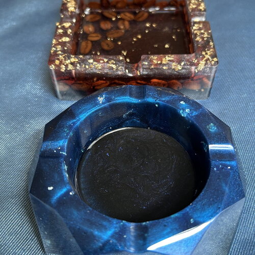 Cendrier en résine bleu - cendrier avec grains de café plus feuille d'or - un cadeau parfait