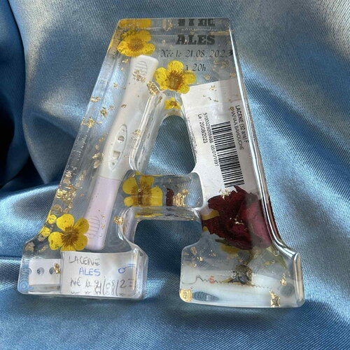 Souvenir naissance bébé -  lettre en résine personnalisé