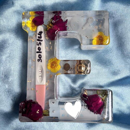 Souvenir naissance bébé -  lettre en résine personnalisé