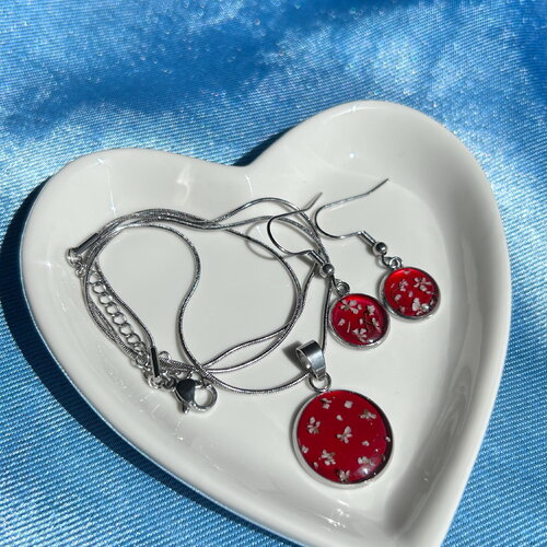 Parure bijoux argenté - petit rond - résine et petites fleurs séchées - un cadeau idéal pour les femmes