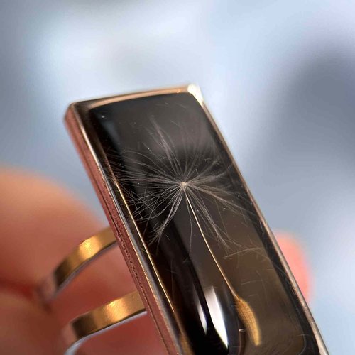 Bague réglable argenté rectangulaire avec résine et fleurs séchées