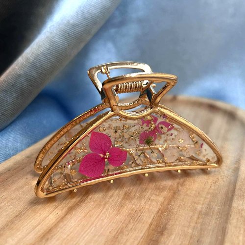 Pince à cheveux doré avec fleurs séchées