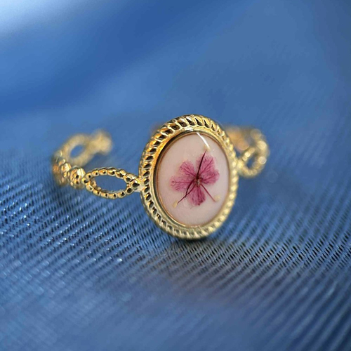 Bague doré ajustable - ovale avec fleurs séchées