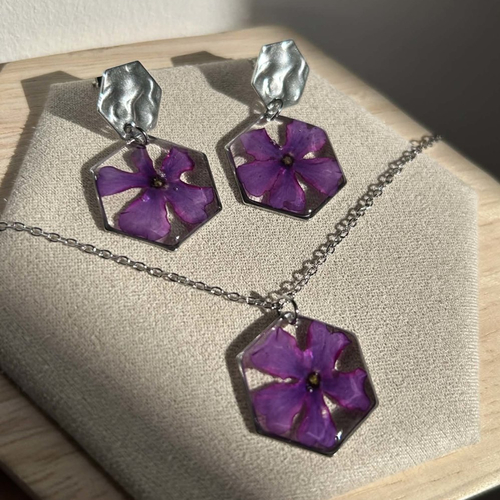 Parure de bijoux argenté avec fleurs séchées