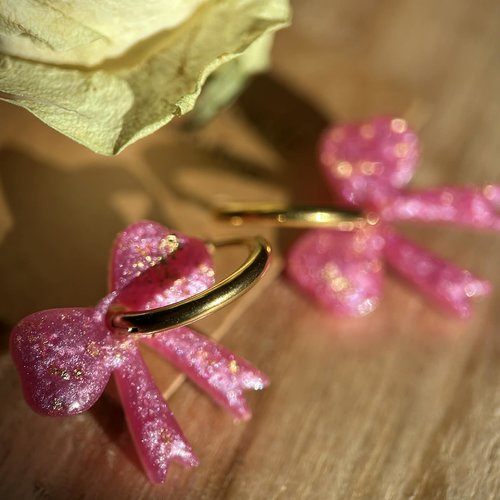 Boucles d'oreilles créoles et pampilles nœud