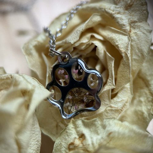 Collier avec pendentif patte de chein - personalisée avec polis