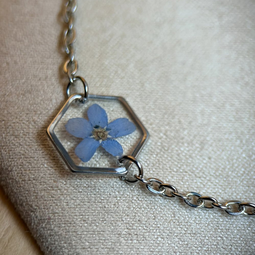 Bracelet reglable argenté avec fleur de myosotis