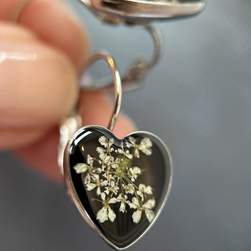Boucles d'oreilles pendantes en forme de cœur - fleurs séchées