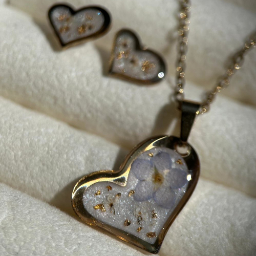 Parure de bijoux en forme de cœur, clous d'oreille et collier - myosotis
