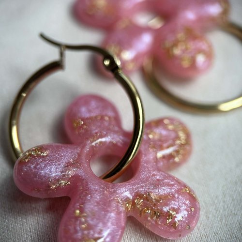 Boucles d'oreilles créoles et pampilles grandes fleurs