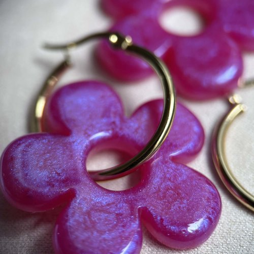 Boucles d'oreilles créoles et pampilles grandes fleurs