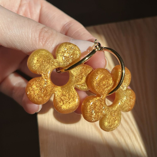 Boucles d'oreilles créoles et pampilles grandes fleurs