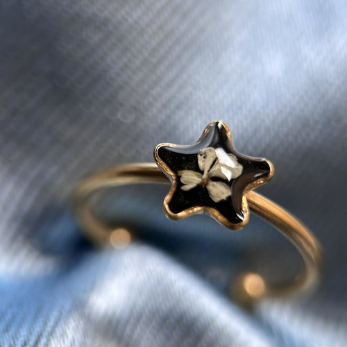 Bague réglable étoile avec résine - petite fleur séchée