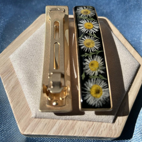Barrette à cheveux avec fleurs naturelles séchées
