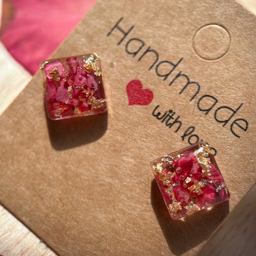 Clous d'oreilles avec petales de roses séchées - puces d'oreille