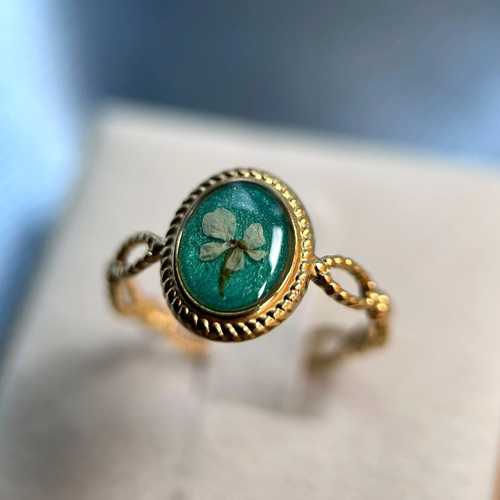 Bague doré ajustable - ovale avec fleurs séchées