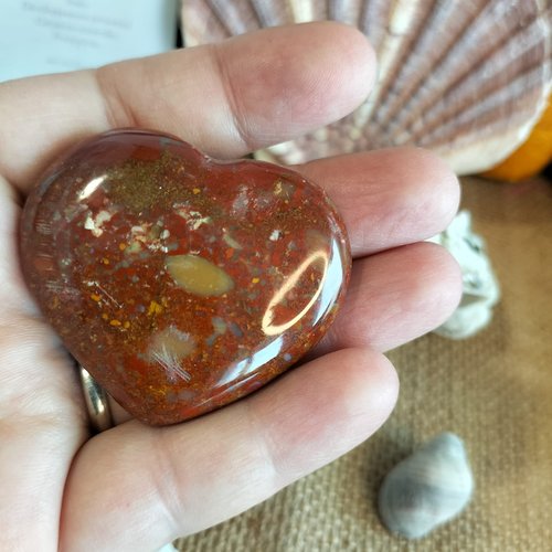 Coeur en jaspe rouge
