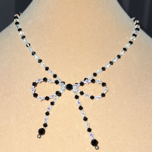 Collier perles swarovski noeud