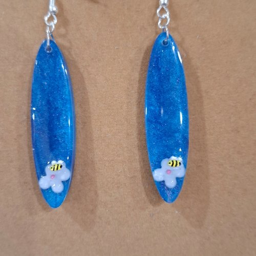 Boucles d'oreilles petite fleur et son abeille