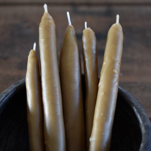 Bougies « ritual » en cire d’abeille 100 % naturelle, fabriquées à la main.