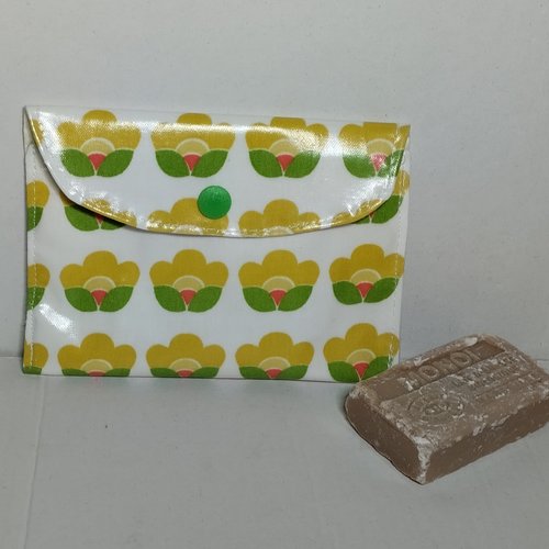 Étui à savon imperméable fleurs jaunes et vertes