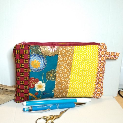 Trousse patchworck fleurs bleues