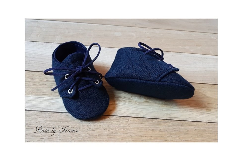 Chaussons Bebe Matelasses Bleu Marine Un Grand Marche